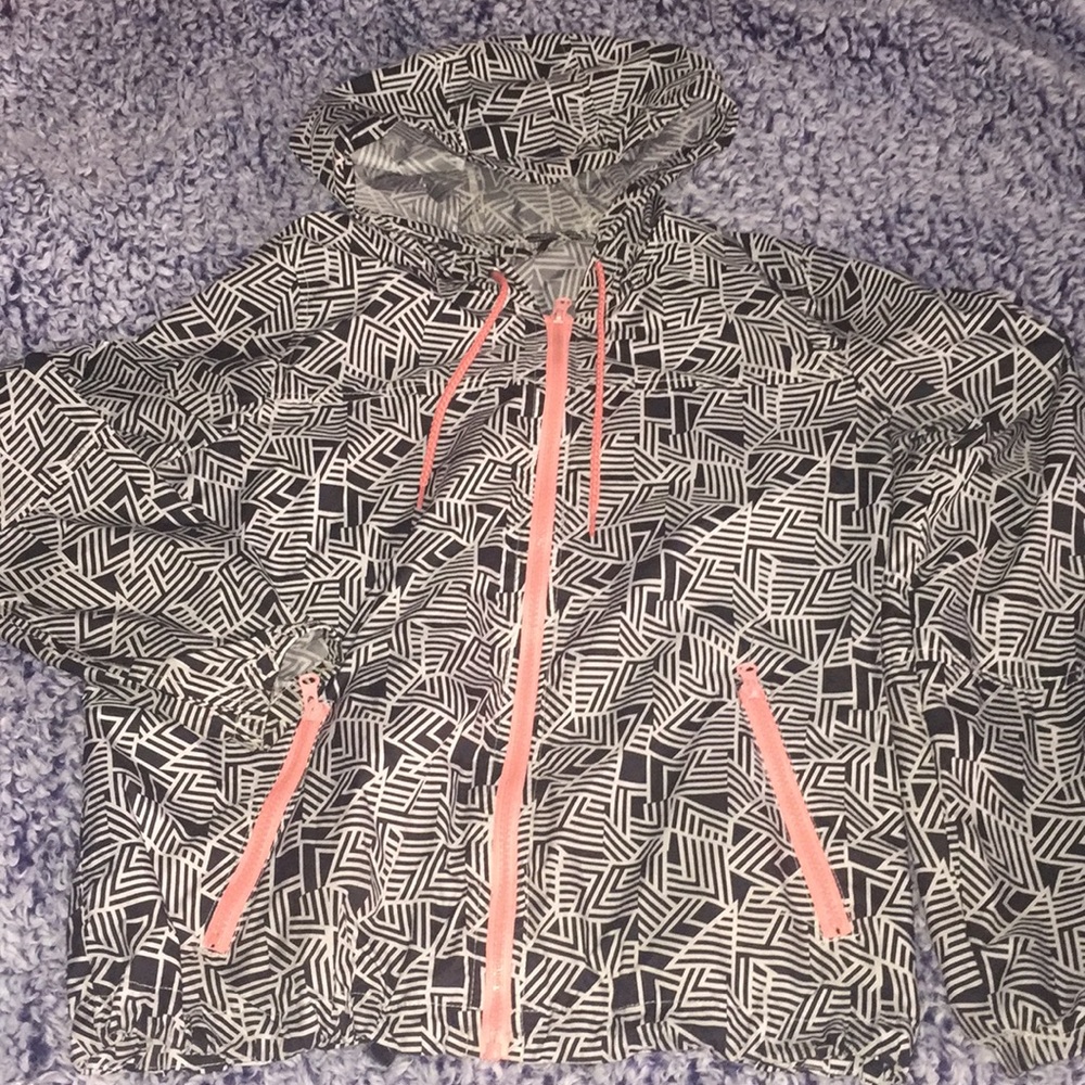 Women’s windbreaker